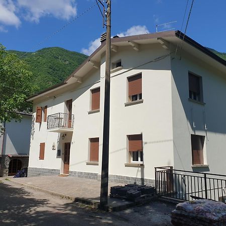 Locanda In Montagna Da Emili&Gabriel Lizzano In Belvedere Exterior foto